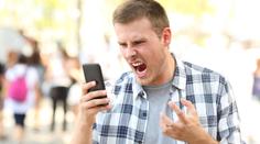 Podvodná SMS o blokaci účtu tahá z lidí platební údaje, varuje policie!