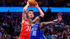 Satoranský pomohl k výhře Pelicans třemi body, Suns po 18  zápasech padli