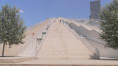 I Albánie má svou pyramidu. Budova připomíná temné časy země