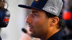 Bývalý závodník F1 boural na motorce, se zraněními skončil v nemocnici