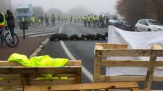 Demonstranti ve Francii uspěli! Minimální mzda 40 tisíc i prémie