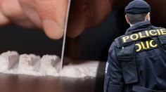 Cizinci platili za drogy falešnými bankovkami. Koupili jedlou sodu