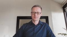 Rusko zničilo raketami kyjevskou elektrárnu. Snaží se zahltit ukrajinskou obranu, říká analytik