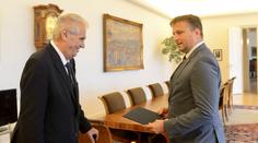 Zeman jmenoval nového ministra, spravedlnost povede Kněžínek