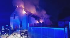 V obci Rovina na Berounsku hořel dům. Požár způsobil obrovskou škodu