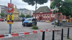Muž pobodal tři lidi, armáda ztratila raketu. Nad bezpečím v Německu se smráká