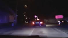 Rychle a zběsile po moravsku! Policii ujížděl přes zátarasy i protisměrem