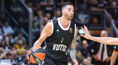 Bývalý hráč NBA byl zatčen. Bránil sanitce, pak škrtil zdravotní sestru
