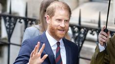 Princ Harry zase míří domů. Nečekané gesto od krále nadchlo Brity