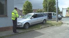 Auto v Plzni smetlo ženu na zastávce. Nepomohlo ani brzdění