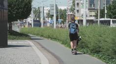 Počet nehod na elektrokoloběžkách stoupá. Noste přilby, vyzývají experti