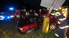 Děsivá nehoda: Felicie v České Třebové smetla sloup!
