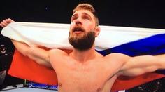 Vítězná UFC premiéra! Procházka vypnul Oezdemira ve druhém kole