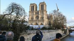 Trump se na první zahraniční cestu vydá do katedrály Notre-Dame