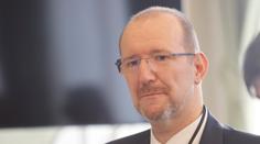 Prezidentův kandidát neprošel. Senátoři nominaci Simona neschválili