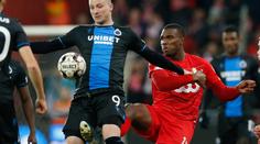 Útočník Krmenčík odchází z Belgie! Na letišti pózoval se šálou soupeře