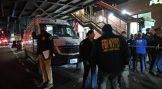 Střelec řádil v newyorském metru. Mrtvý a pět zraněných včetně 14leté dívky