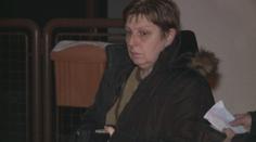 Tato žena utekla jisté smrti. S autem uvízla před jedoucím vlakem