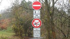 Rébus pro řidiče: Za jak dlouho pochopíte tuhle šílenou značku?