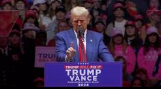 Trumpa přijely do New Yorku podpořit tisíce fanoušků. Nechyběla ani rodina