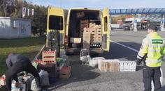 Podvodníci se snažili přes Česko převézt pančovaný alkohol. Odhalili je celníci