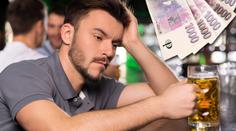 Bude kvůli změně DPH levnější pivo? S tím moc nepočítejte, tvrdí ekonom