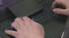 Chtěla prodat kánoi, místo toho přišla o 150 tisíc. Podvodníci nepolevují