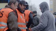 Utajený šéf v práci totálně selhal. Musela zasahovat policie! VIDEO