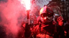 Francouzi protestují proti důchodové reformě, demonstrace potrvají přes víkend