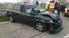 Pět lidí skončilo po vážné nehodě na dálnici D2 v nemocnici