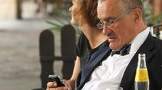Schwarzenberg pojede pražskou tramvají. Kvůli kampani TOP 09