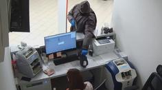 Policisté dopadli lupiče z banky v Mladé Boleslavi, přepadením chtěl vyřešit dluhy