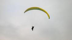 Ve Slovinsku havaroval český paraglidista. Těžce zraněný šplhal pro pomoc