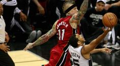 Spurs porazili Miami Heat a jsou jedno vítězství od triumfu v NBA