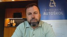 Komisařů autoškol je dostatek. Obce by měly lépe předvídat, říká odborník