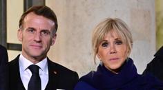 Tvrdili, že se Macronová narodila jako muž. Soud potrestal deset lidí