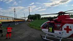 Na koridoru vlak srazil mladíka. Na místo letěl vrtulník, spoje měly zpoždění
