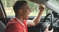 Parkování dovádí Pražany k šílenství, za modré zóny si navíc asi připlatí