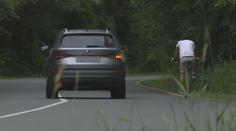 Poslanci mění pravidla. Stanovili vzdálenost pro předjíždění cyklistů