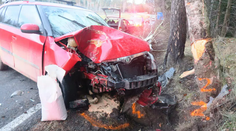 Na Vysočině havarovalo auto s dětmi. Bezohlednost řidičů vyrazila dech i policistům