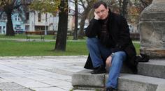 Exposlanec Rath musí odevzdat pas, soud se bojí, že uteče