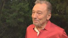 Karel Gott dostal CD od svého vzoru. Tohle vzkázal z Bertramky!