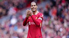Kapitán loď neopouští. Liverpool podepsal po Salahovi další hvězdu