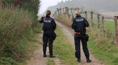 Policie pátrá po vrahovi Fabiana (†8). Rozjela razii na farmě