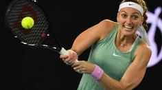 Kvitová nezvládla úvod Wimbledonu, Veselý postupuje