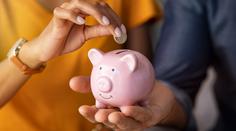 Ve 26 letech si našetřila tolik, že může do důchodu. Zveřejnila tři rady, jak se jí to povedlo