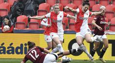 Ženy Slavie zdemolovaly Spartu a mají double, hattrickem zazářila Svitková