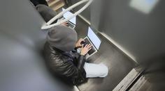 Policie obvinila muže z podvodů za 30 milionů. Nabízel falešný prodej počítačových serverů
