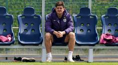 Hvězda Manchesteru na MS chybí, místo toho má brigádu za pultem