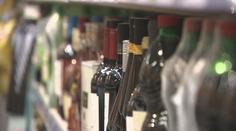 Vláda zvažuje omezení prodeje alkoholu. Navíc by mohl zdražit